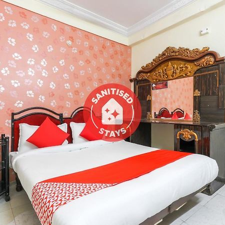 Oyo 62194 Pleasure Palace Otel Indore Dış mekan fotoğraf