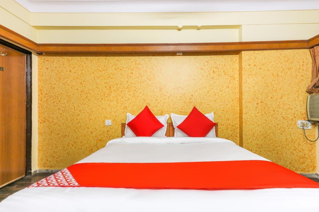 Oyo 62194 Pleasure Palace Otel Indore Dış mekan fotoğraf