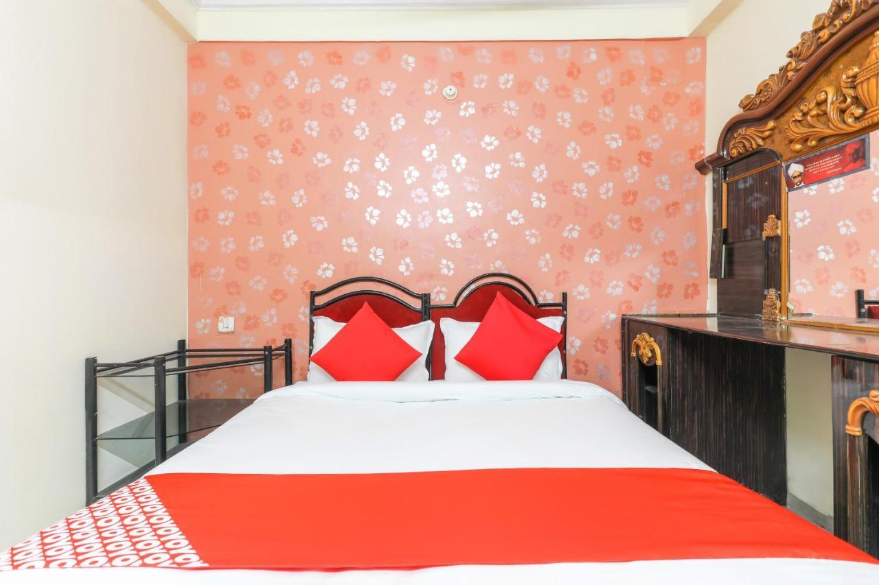 Oyo 62194 Pleasure Palace Otel Indore Dış mekan fotoğraf