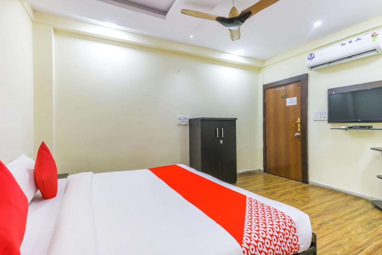 Oyo 62194 Pleasure Palace Otel Indore Dış mekan fotoğraf