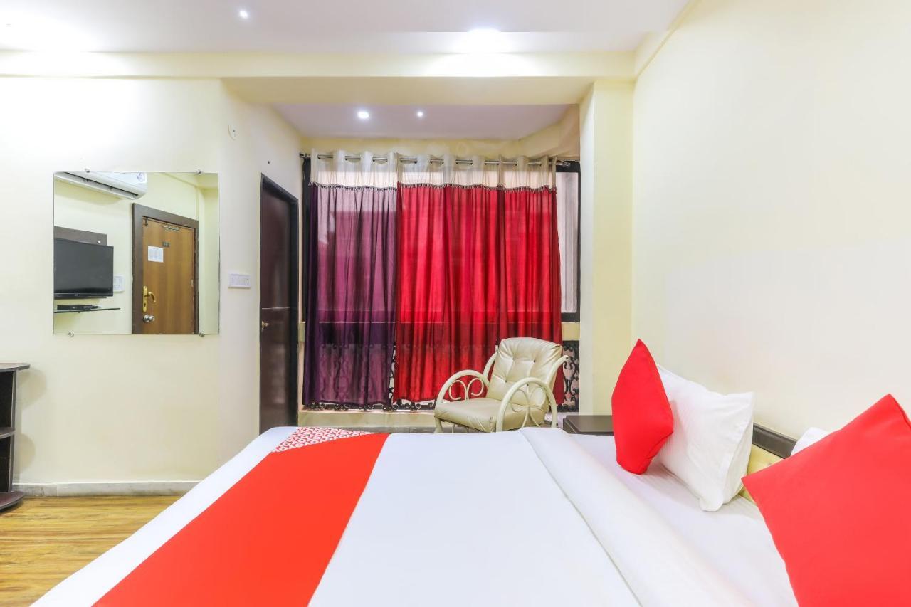 Oyo 62194 Pleasure Palace Otel Indore Dış mekan fotoğraf